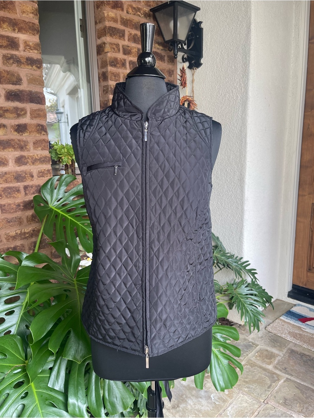 Sport Haley Quilted Black Sleeveless Zip-Up Vest
